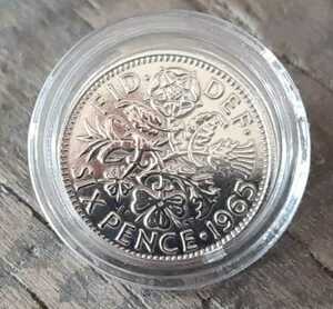 ヴィンテージ アンティーク イギリス 英国ラッキー6ペンスコイン　カプセル付 幸せシックスペンス コイン ラッキーウエディングアイテム