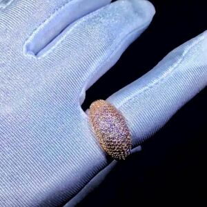 ファッションリング　高級感溢れる　肌馴染み良い　ピンクゴールド　綺麗に敷き詰められた　天然石　パヴェ　指輪