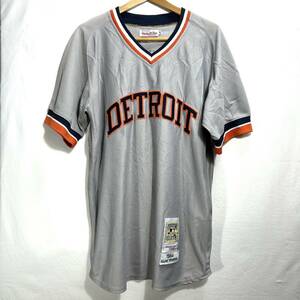 ■ Mitchell&Ness ミッチェルアンドネス Cooperstown Detroit Tigers タイガース ＃3 TRAMMELL ベースボール Vネック Tシャツ 48 グレー ■