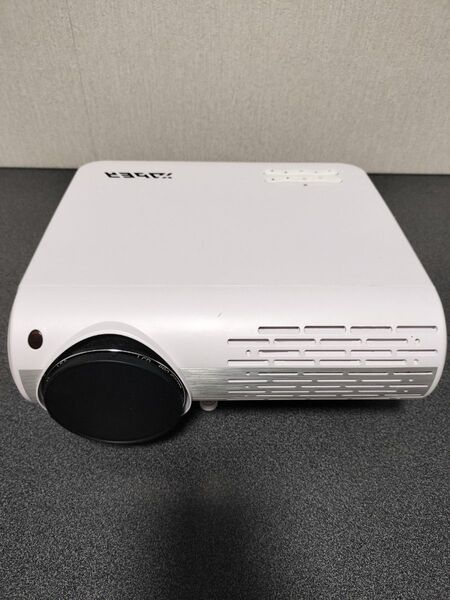 YABER Y30 LEDプロジェクター