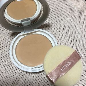 ETVOS（エトヴォス） ミネラルUVパクトⅢ ナチュラルベージュSPF50 PA＋＋＋＋日焼け止めフェイスパウダー パフ付き