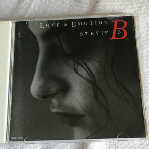 STEVIE B「LOVE & EMOTION」＊数々のカヴァーでおなじみの大ヒットバラード「BECAUSE I LOVE YOU」収録　＊輸入盤とはジャケットが異なる