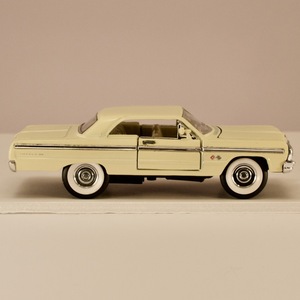 中国 サニーサイド（SUNNYSIDE） シボレー インパラ Chevrolet Impala 白色 1/38