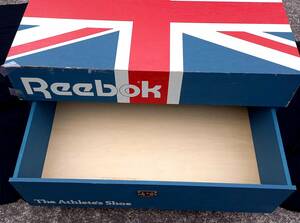 Reebok　リーボック　シューズボックス型　クローゼット　スニーカーマニア　店舗什器　収納ケース　直接引き取り
