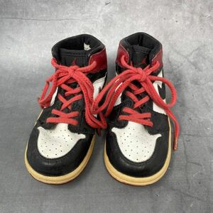 【送料無料】 ナイキ NIKE ベビージョーダン ファースト BABY JORDAN 1st キッズ スニーカー つま黒 ヴィンテージ S0042