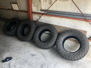 引き取り限定　MAXXIS マキシス　RAZR 285/70r17 150プラド