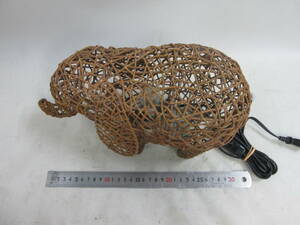 籐 ラタン　手編み　 ゾウ 象 照明器具 幅３０ｃｍ　テストＯＫ　　送料は商品説明欄に記入されています