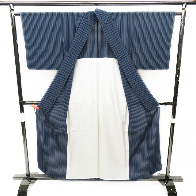 小紋 着物 中古 正絹 夏物 カジュアル 縦縞模様 ストライプ 紺系色 身丈156cm 裄64cm M きもの北條 A834-8 小紋 着物 中古 正絹 夏物 カジュアル 縦縞模様 ストライプ 紺系色 身丈156cm 裄64cm M きもの北條 A834-8