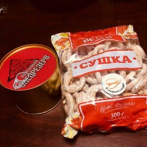 ロシア直輸入 ロシア軍戦闘糧食 レーション ロシア水牛焼肉缶詰550gと乾パン300g セット 最新入荷