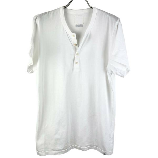 VISVIM(ビズビム) Collarless Bottom Cotton T Shirt (white)