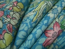 古布正絹洗い張りはぎれ水色に花と蝶②　130㎝　アンティーク昔着物リメイク古裂_画像8