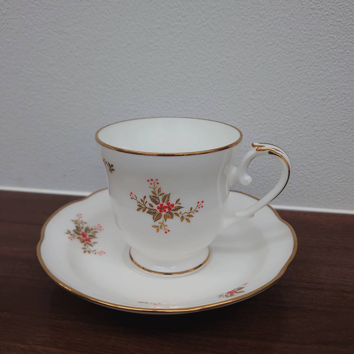 ヤフオク! -「ノリタケ カップ&ソーサー スタジオコレクション」の落札