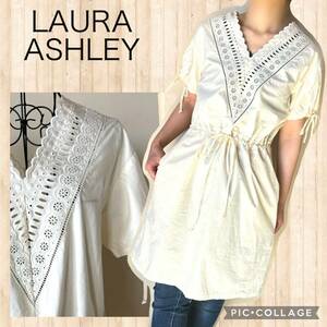 LAURA ASHLEY スカラップ コットンワンピース　ひざ丈　オフホワイト　春夏　ローラアシュレイロンドン　刺繍　ゆったり　レース　リボン