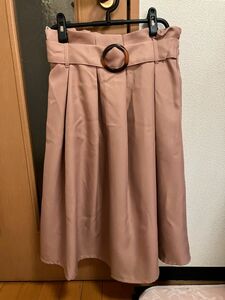 サーモンピンク系スカート