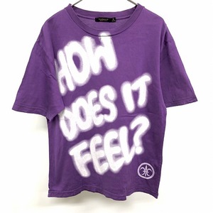 メンズビギ ラッドメス MEN'S BIGI Radmess Tシャツ スプレーアート風プリント 英字 『HOW DOES IT FEEL?』 半袖 M パープル 紫 メンズ