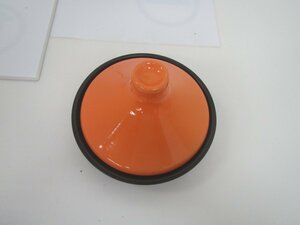 ガス火用　カラード　タジン鍋　直径　約１９ｃｍ　オレンジ色　本体：耐熱陶器　ふた：　陶器　容量　約４００ｍｌ　中古品