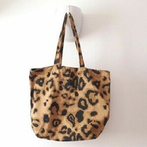 加藤ミリヤ ヒョウ柄トートバッグ