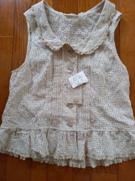 ピンクハウス新品未使用素敵なカット刺繍フリルブラウス 定価33,000円