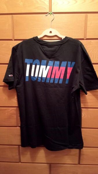【オンライン限定】Tommy JEANS バックプリントTシャツ　Ｌ
