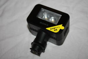 SONY　HVL-LEIR1　美品　 単三電池式ビデオ2灯ライト　（検索：PXW-、HXR-、PMW-、HVR-、AG-UX、AJ-PX、AG-HPX、AG-AC）