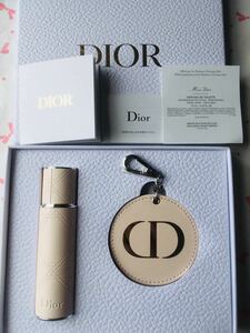 新品クリスチャンディオール Christian Dior アトマイザー 香水入りブルーミングブーケ、キーホルダー