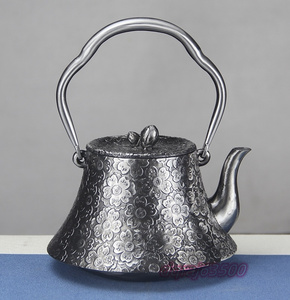 極美品 ★砂鉄鉄壺 大容量★ コーティングなし 手作り鉄 やかんを沸かす お茶の道具 1300ML 