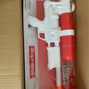 Supreme Super Soaker 水鉄砲