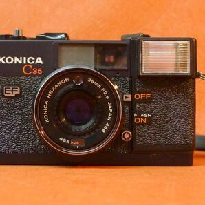 e214 KONICA C35 EF 38㎜ F2.8 ケース付き フィルム式 コンパクト カメラ シャッターOK/60の画像2