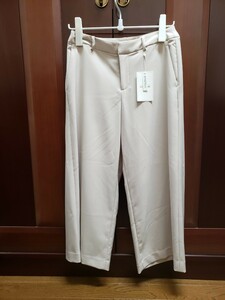 A/C DESIGN BY ALPHA CUBIC beige cropped pants size 64