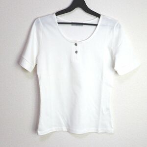 シンプル無地ホワイトTシャツ　 半袖