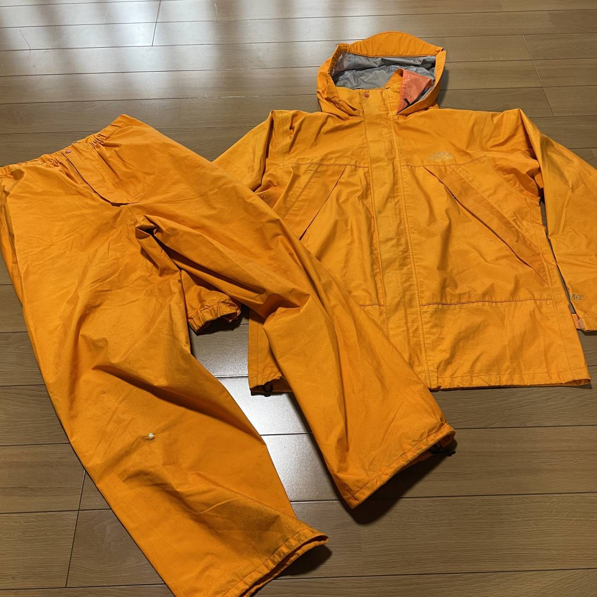 ヤフオク! -「north face ゴアテックス 上下」の落札相場・落札価格