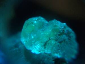 蛍光鉱物　メキシコ　ハイアライトオパール　玉滴石　ハイアライト　単結晶 　レア　定型外発送