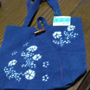 藍染めの小さなカバン