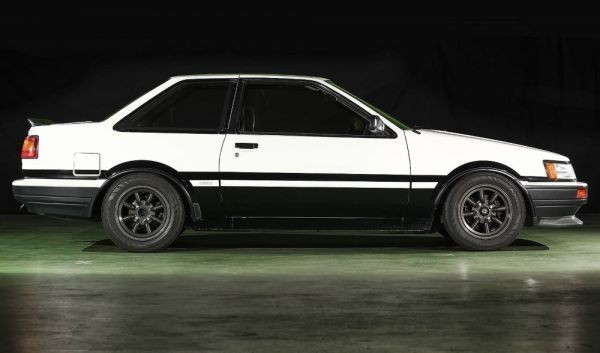 トヨタ AE86 GT-APEX 後期型 カローラレビン 1987年 ドリフト 絵画風 壁紙ポスター 特大版979×576mm(はがせるシール式)Y007S1, 自動車関連グッズ, 自動車メーカー別, トヨタ