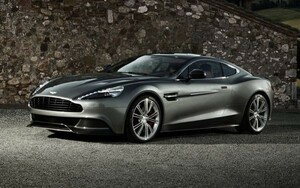 Art hand Auction ملصق ورق جدران لسيارة Aston Martin Vanquish 2015 007 Bond Car Painting-style كبير جدًا بعرض 921 × 576 مم (نوع الملصق القابل للنزع) 002W1, سيارة, دراجة نارية, السلع المتعلقة بالسيارات, آحرون