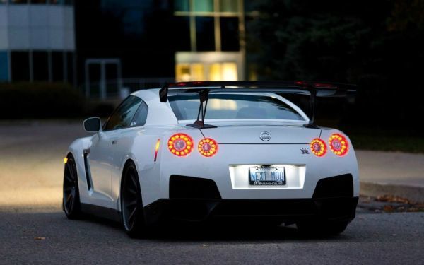 Nissan GT-R R35 mid-model 2010 white painting style new material wallpaper poster extra large wide version 921 x 576 mm (peelable sticker type) 014W1, Automobile related goods, By car manufacturer, Nissan
