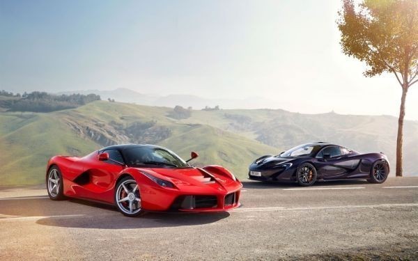 Ferrari LaFerrari & McLaren P1 Tapetenposter im Two-Shot-Painting-Stil, extragroße breite Version 921 x 576 mm (abziehbarer Aufklebertyp) 001W1, Automobilbezogene Waren, Vom Autohersteller, Ferrari