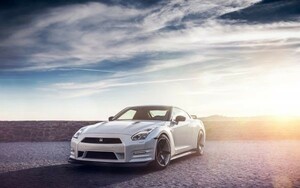 日産 GT-R R35 中期型 2010年 白 絵画風 壁紙ポスター 特大ワイド版921×576mm（はがせるシール式）007W1