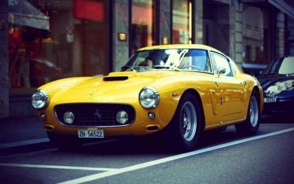 Coche famoso Ferrari F250 SWB 1961 Póster de papel pintado estilo pintura amarilla Versión extra grande y ancha 921 x 576 mm (tipo adhesivo despegable) 001W1, Bienes relacionados con el automóvil, Por fabricante de automóviles, ferrari