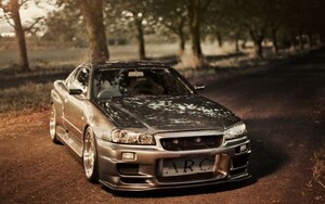 Art hand Auction 日産 スカイライン GT-R R34 ゴールド 1999年 絵画風 壁紙ポスター 特大ワイド版921×576mm(はがせるシール式)004W1, 自動車関連グッズ, 自動車メーカー別, 日産