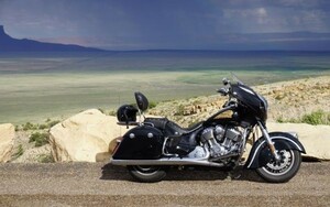 インディアン チーフテン 1800cc 2014年 アメリカ横断 バイク 絵画風 壁紙ポスター 特大ワイド版 921×576mm はがせるシール式 004W1, オートバイ, オートバイ関連グッズ, その他