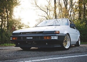 トヨタ AE86 スプリンター トレノ 1983年 頭文字D 絵画風 壁紙ポスター 特大A1版830×585mm（はがせるシール式）001A1