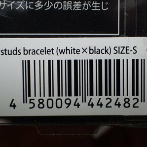 新品 送料無料 正規品 BANDEL Sサイズ バンデル スタッズブレスレット ホワイト ブラック 白 黒 シリコン ブレス パワーバランスの画像5