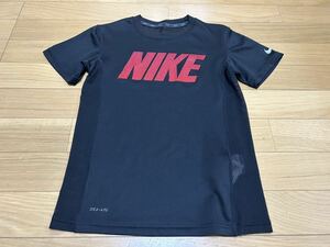 ナイキ 半袖Tシャツ 140センチ トップス　キッズジュニア　男の子男子　スポーツ　NIKE ロゴ