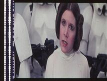 スターウォーズ 新たなる希望 35mm映画フィルム キャリーフィッシャー レイア姫 ダースベイダー ●STAR WARS : A NEW HOPE 連続５コマ_画像1