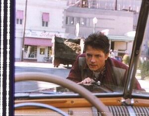 バックトゥザフューチャー 35mm映画フィルム マイケルＪフォックス マーティマクフライ ビフタネン ★BACK TO THE FUTURE 連続５コマ