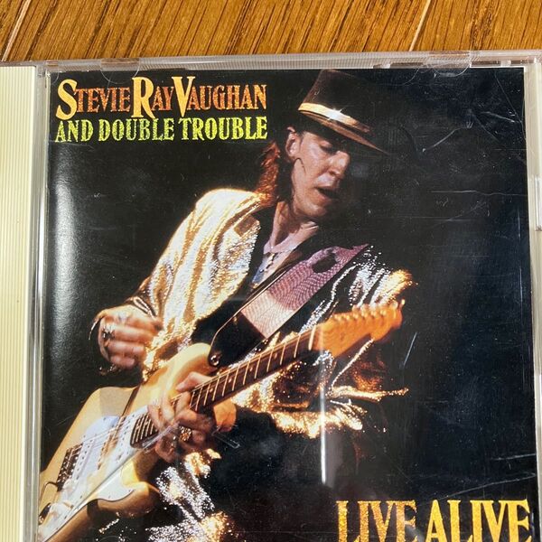 STEVIE RAY VAUGHAN/live alive