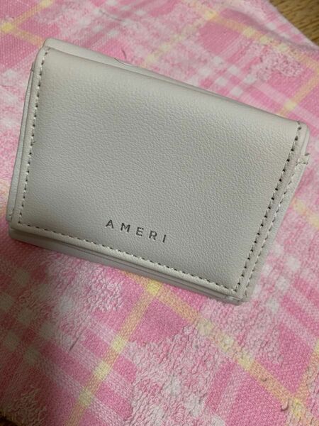 三つ折り財布　AMERI