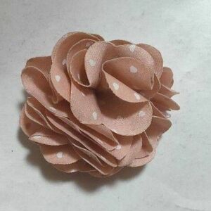 くすみピンク ドット柄 バラ コサージュ 薔薇ブローチ 花 フラワーアクセサリー