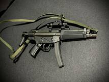 【値上げ予定】DAMTOYS 模型 1/6 男性 女性 フィギュア用 装備 レオン バイオハザード 銃 サブマシンガン H&K MP5A3 スリング付 (未使用_画像6